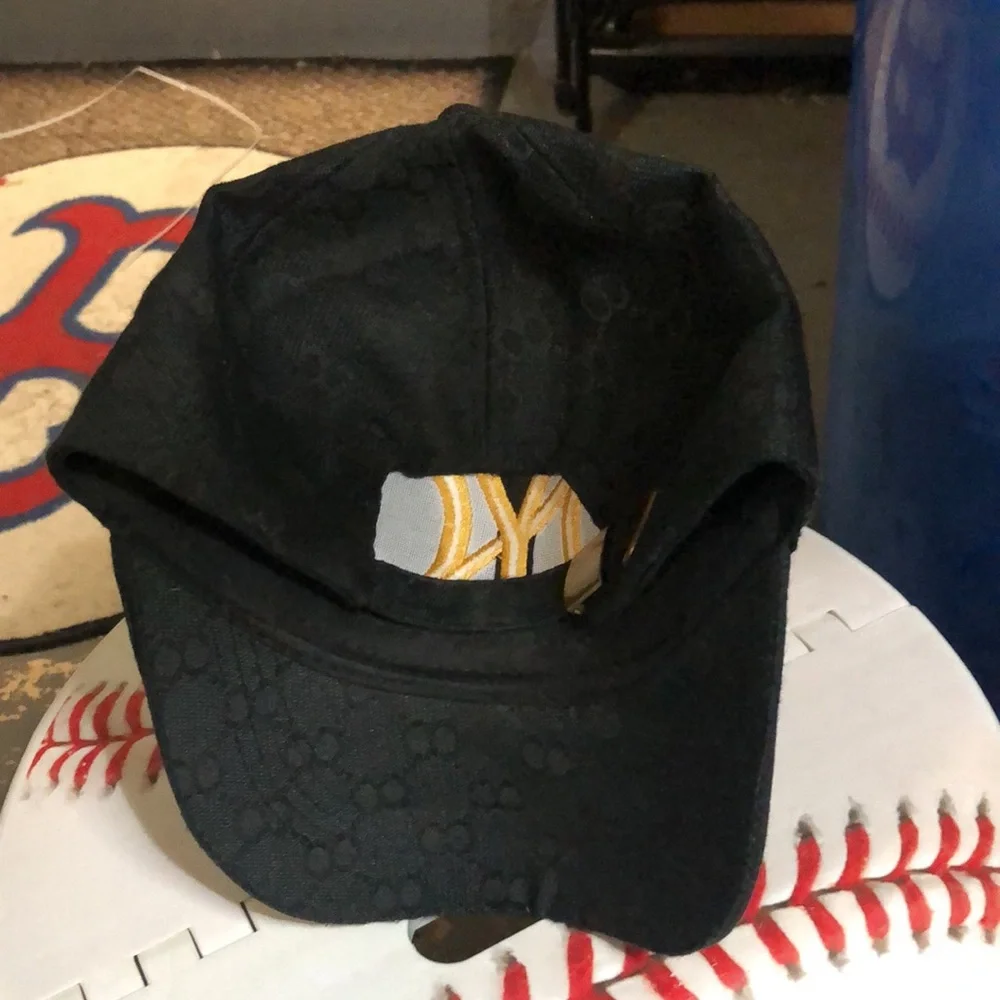 New York Yankees MLB Men’s Black & Gold logo Adjustable Hat Cap - Picture 2 of 3